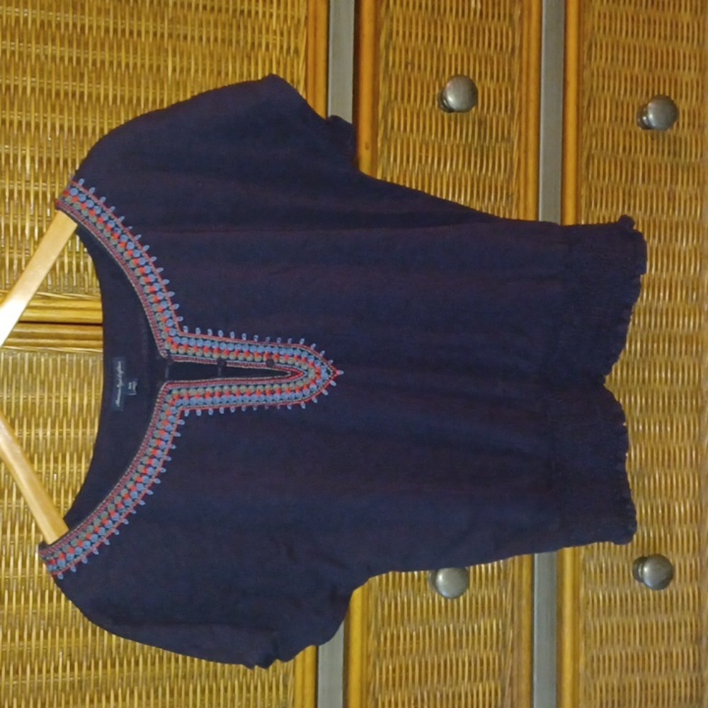 American Eagle Embroidered Crop Top Women's Size Medium Vintage